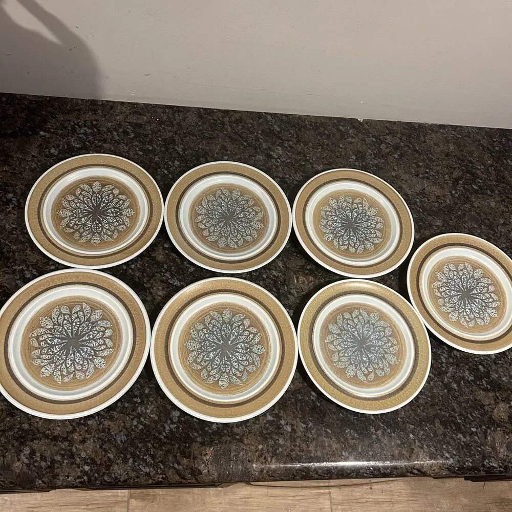 Lot of 7 Vintage Franciscan USA NUT TREE Salad Plates 8 1/2